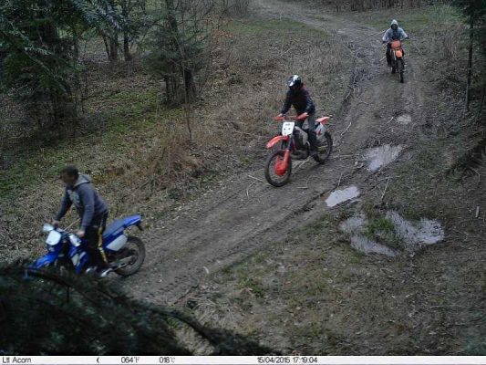 nielegalne przejazdy crossowców