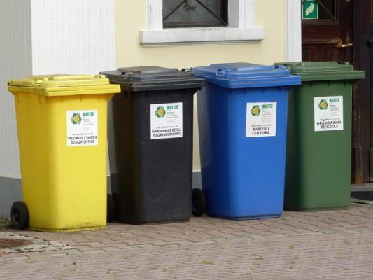 recykling - śmieci - segregowanie odpadów