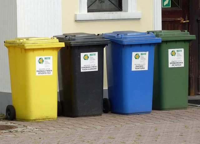 recykling - śmieci - segregowanie odpadów