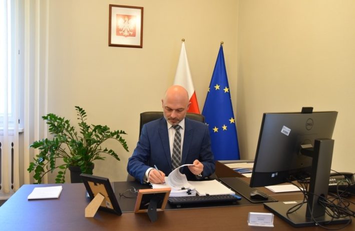 Michał Kurtyka - Minister klimatu podczas podpisywania umowy
